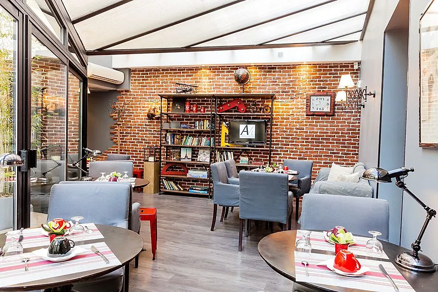Hotel Atelier Montparnasse Paříž